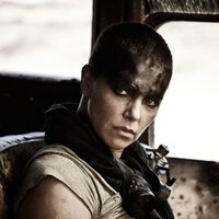 "Rodarla durante 100 días fue lo más épico que he vivido nunca": Charlize Theron compara lo nuevo de Christopher Nolan con 'Mad Max'