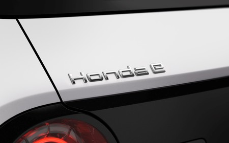 Honda e: el nombre definitivo del futuro coche eléctrico urbano de la marca japonesa