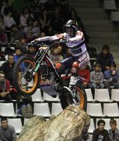 Toni Bou vence la primera cita del Campeonato Mundial de Trial Indoor 2011