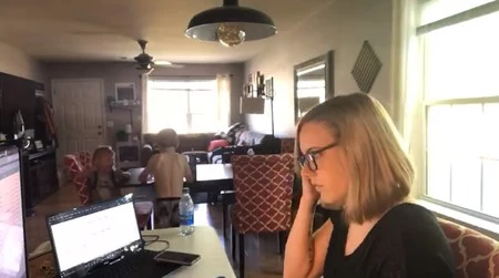 El vídeo de 24 segundos que resume la realidad de todas las madres que teletrabajan durante la cuarentena