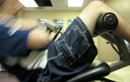 ¿Nos podemos lesionar haciendo abdominales?