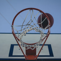 Ni halagos ni insultos para triunfar 