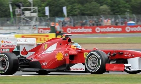 fernando-alonso-gp-gb-2011-volando