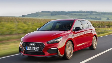 Hyundai estrena en el i30 el acabado N Line: aspecto más deportivo y también un mejor comportamiento