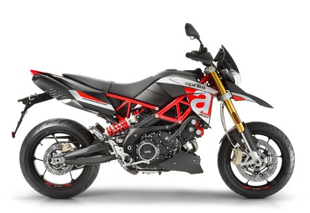 Aprilia Dorsoduro 900 2017 002