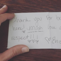 Por fin, una historia de amamantamiento en público con un final feliz