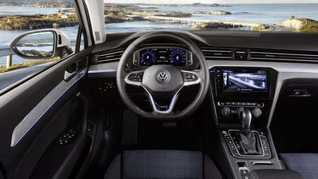 Volkswagen Passat Gte Interior