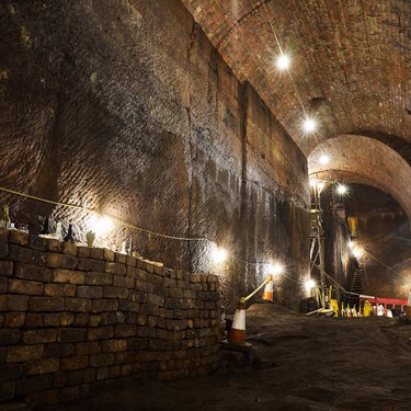 Un millonario pasó 34 años excavando túneles bajo Liverpool sin explicar por qué. Dos siglos después, la respuesta lo convierte en un genio