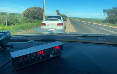 Un conductor de 80 años cazado a 182 km/h por una carretera convencional