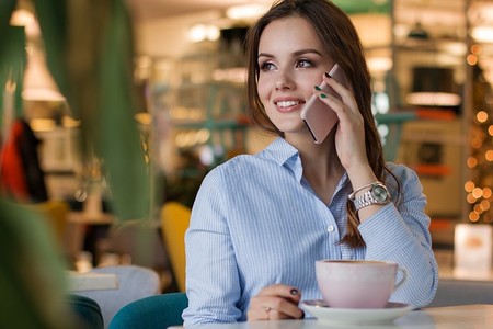 ¿Son los cafés y el bocata pausas de trabajo? Los supuestos del registro horario que pueden perjudicar al trabajador