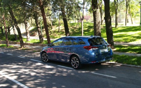 Toyota Auris 2015 Touring Sports 05