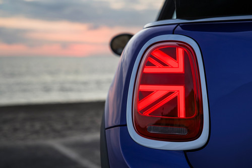 Probamos el MINI Cooper S Cabrio: un soplo de aire fresco en tiempos de Brexit para permanecer unido... al asfalto