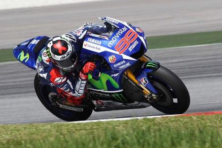 Jorge Lorenzo manda en el segundo día de test oficiales en Sepang