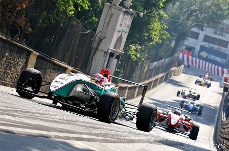 Gran papel de los españoles en Macau sin premio final