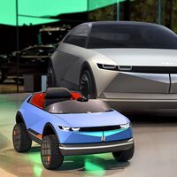El Mini Hyundai 45 es un diminuto auto eléctrico que podrás regalarle a tu hijo la próxima navidad
