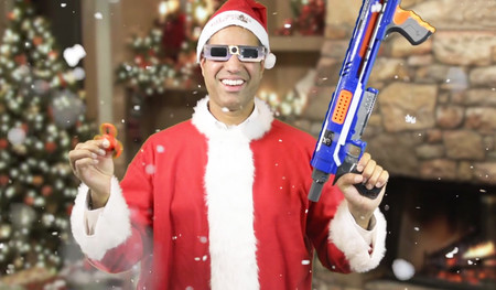 No es el mejor momento para bromear sobre la neutralidad de la red, especialmente si eres Ajit Pai