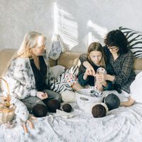 Soy de la generación sándwich que cuida a la vez hijos pequeños y padres mayores. Y eso es una carga enorme