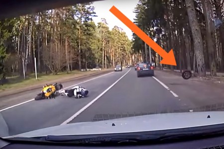 Cosas de Rusia: cuando vas disfrutando de tu EBR 1190RX y te ataca una rueda asesina