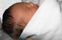 Retiran la custodia de un recién nacido a sus padres discapacitados psíquicos