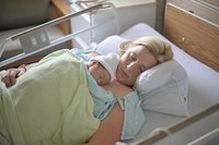 Quejas en Cádiz por separar de sus madres a los bebés nacidos por cesárea