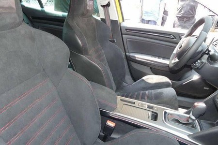 El nuevo Renault Mégane RS, al descubierto: así pinta por fuera y por dentro