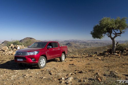 Toyota Hilux 2016: a prueba en el desierto y las dunas de Namibia
