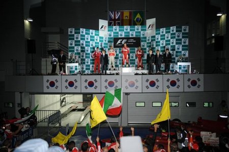 Podio en los himnos del GP de Corea 2010 de Fórmula 1