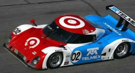 Tras seis horas las 24 Horas de Daytona se aprietan