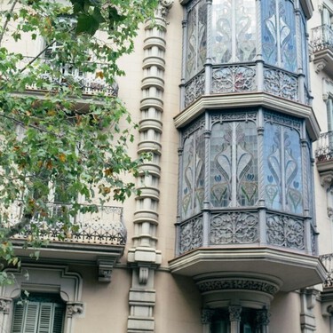 Así se reformó dos veces una vivienda modernista de L'Eixample: recuperar lo original fue el primer paso 