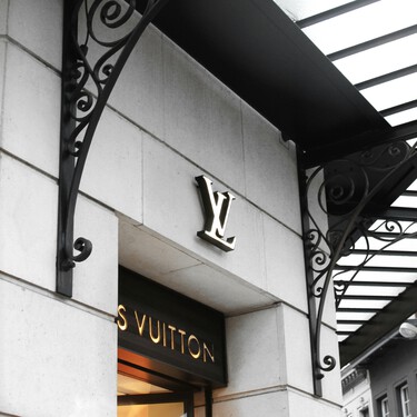 Se acabó la era del exceso. Por qué los millonarios están dejando de comprar y qué significa para las marcas de lujo