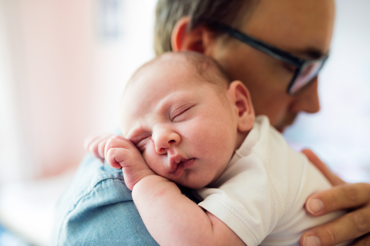 Nueve cosas que puede hacer papá en el postparto, que la mamá y el bebé agradecerán