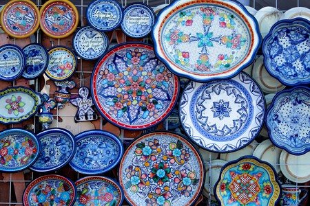 A solo 2 horas de CDMX está el Pueblo Mágico de Puebla que tiene artesanías en talavera, barro rojo y piezas de cestería para decorar tu hogar