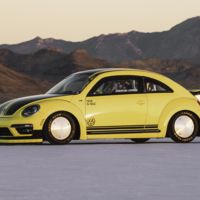 El escarabajo alemán más rápido del mundo ha alcanzado 330 km/h en Boneville, Estados Unidos