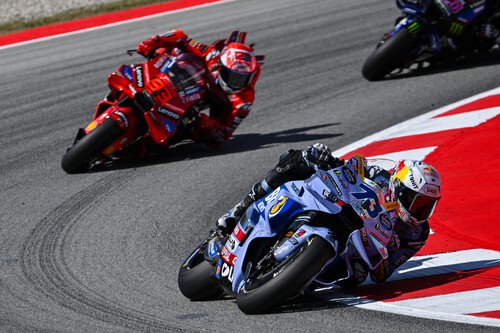 Álex Márquez termina con la racha de Marc Márquez en Barcelona y primer podio de Enea Bastianini para KTM 