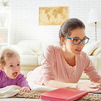 Los padres hacemos más de 2.000 consultas en Google durante el primer año del bebé 