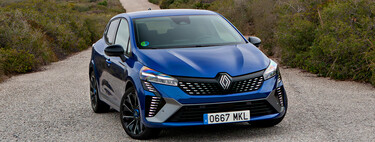 Probamos el Renault Clio E-Tech, un pequeño híbrido que me ha convencido por lo poco que gasta y lo bien que va, más allá de su etiqueta ECO