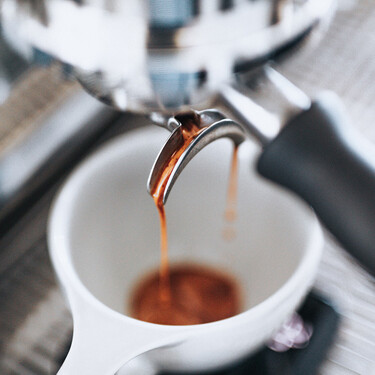 El capitalista origen del descanso para el café: breve historia del 'coffee break' 