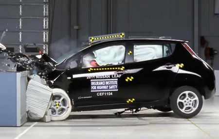 Nissan LEAF, crash test NHTSA