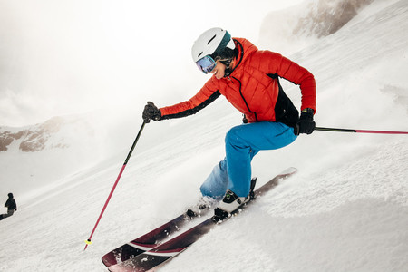 Tres apps para monitorizar tu actividad mientras esquías o haces snowboard este invierno