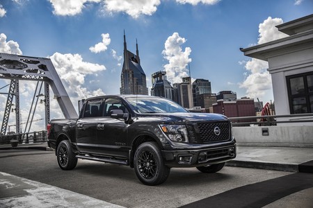 Nissan Titan Y Frontier Midnight Edition 4