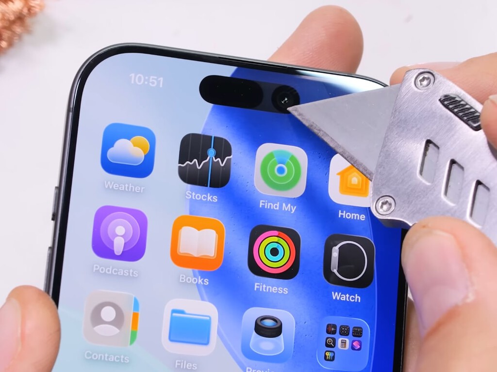 Apple invirtió 578 millones en pantallas de zafiro para el iPhone. El resultado fue la quiebra de la empresa y una pérdida millonaria  Apple invirtió 578 millones en pantallas de zafiro para el iPhone. El resultado fue la quiebra de la empresa y una pérdida millonaria