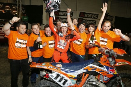 Sexto título mundial de SuperEnduro para Taddy Blazusiak