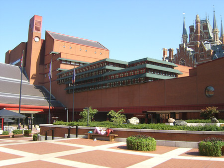 Si lo tuyo es la lectura, en la British Library encontrarás tu paraíso