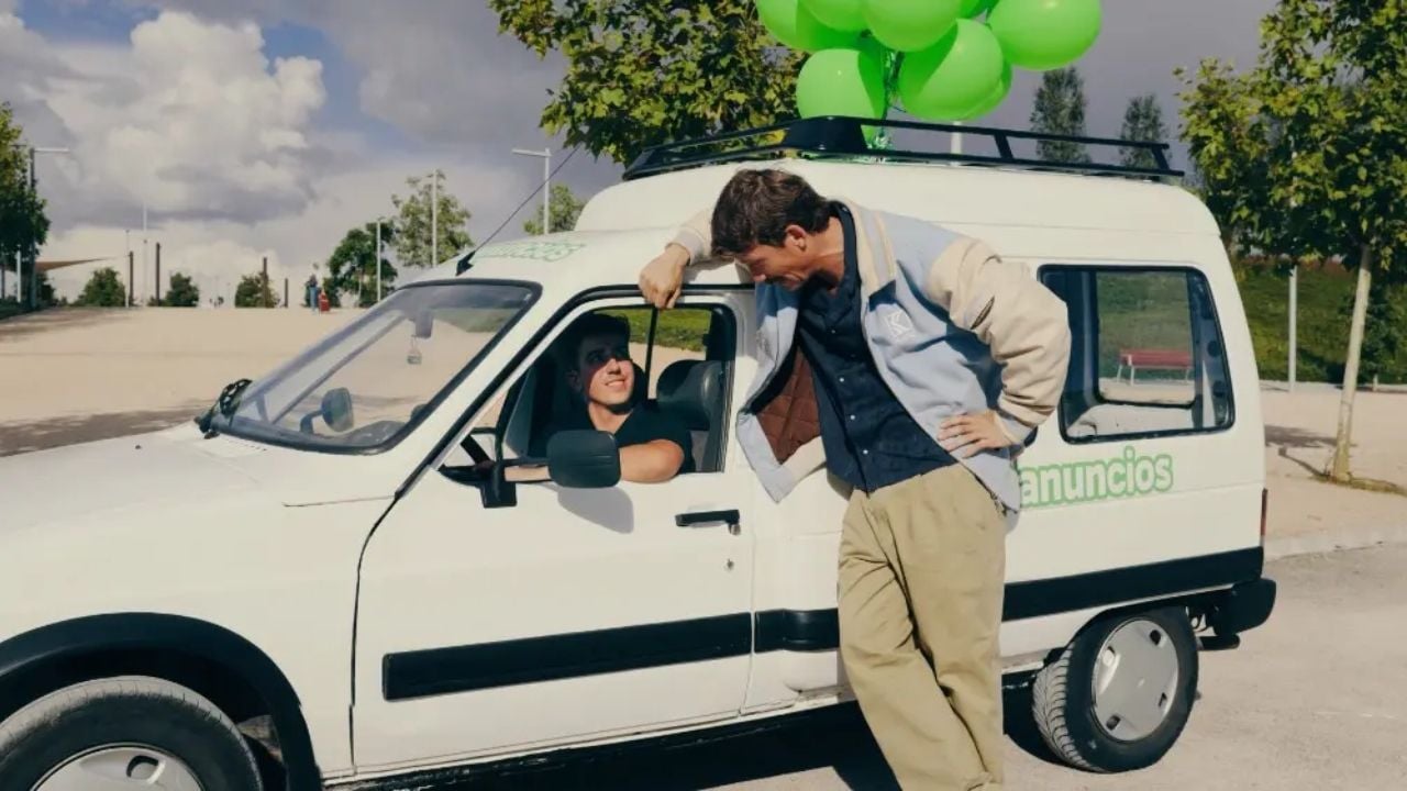 El poder de 'La Revuelta': Pide un Bizum a David Broncano para comprar una mítica furgoneta y acaba protagonizando un anuncio con Grison