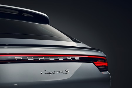 Porsche Cayenne Coupe S 2019 006