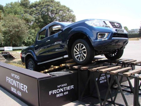 Manejamos La Nissan Np300 Frontier Diésel 4x4 Nunca Imaginamos Que Nissan Np300 Frontier Diésel 4x4 Prueba México