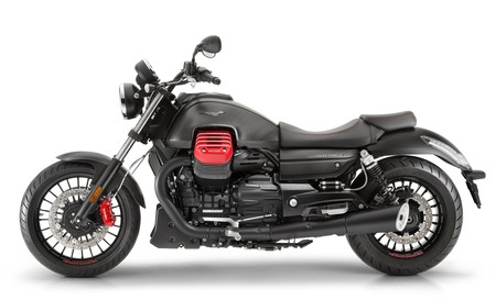 Piaggio saca músculo con la Moto Guzzi Audace Carbon, una preciosidad para los más rebeldes