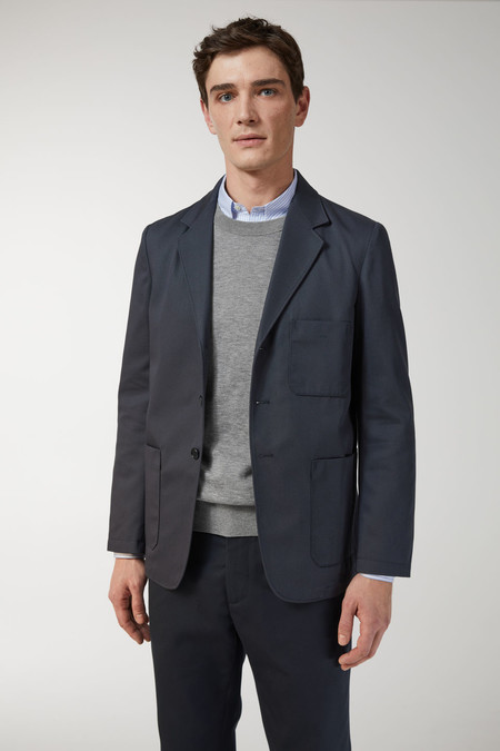ARKET nos ofrece una visión moderna del tailoring de primavera con 180 años de tradición en lana