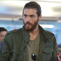 Can Yaman, sobre su juventud: "Un aspecto de mi personalidad era que estudiaba mucho y no era muy sociable"