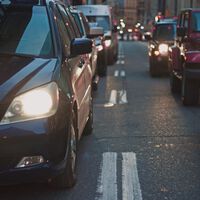 Todos queremos ir andando al trabajo, pero un 60% de los españoles no nos bajamos del coche 